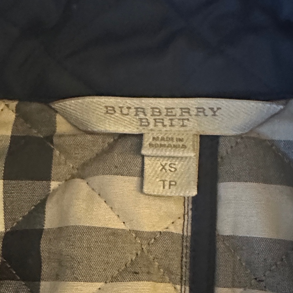 Burberry Quilted Navy Women’a Jacket - Authentic - Picture 2 of 5